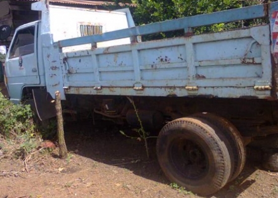 ISUZU TL - 110 HP 4BE1 หกล้อดั๊มพ์ ช่วงล่างใหญ่เฟืองท้ายติด F ครบพร้อมใช้งาน วางเครื่องและวางหัวเก๋ง NKR ลงเล่มครบถูกต้องพร้อมโอน กระบะดั๊มพ์เหล็ก 4 ตันความยาว 3.50 เมตรสภาพดีมากครับ เอกสารทะเบียนครบพร้อมโอน ราคาต่อรองได้ครับ