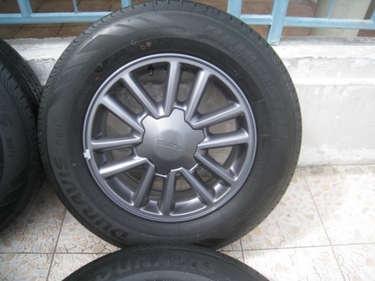 ขายล้อแม็กป้ายแดง D-max สีรมดำ 16"พร้อมยางปี14 สนใจติดต่อเล็กคลองสามครับ 081-3747940