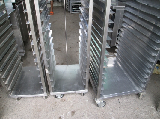 ชั้นวางแสตนเลส 3 ตัวแผ่นหนา  ไม่มีถาด สำหรับครัว  หรือบ้าน