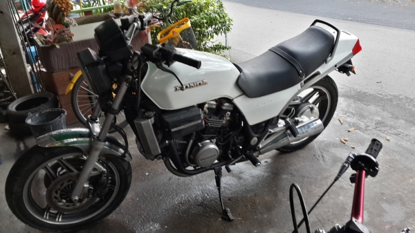ขายด่วน vf 750sทะเบียน ภาษีไม่ขาด ลดได้ครับ