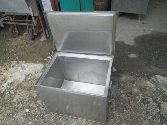 ถังน้ำแข็งแสตนเลส  สภาพใหม่   ใช้เดือนเดียว