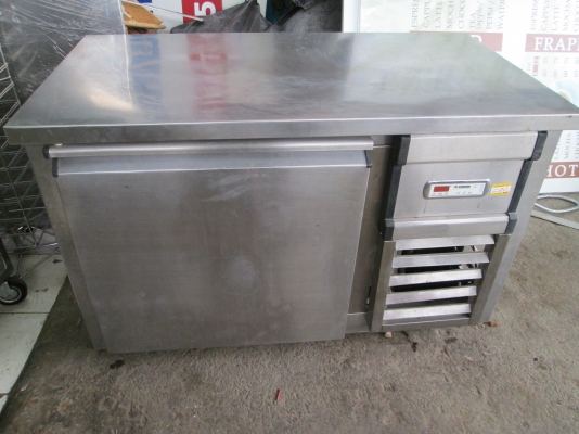 โต๊ะตู้เย็นฟิตอาหาร  ร้านตามสั่ง โรงงาน  แช่ได้ทุกอย่าง  สภาพดีมาก