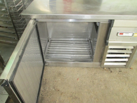 โต๊ะตู้เย็นฟิตอาหาร  ร้านตามสั่ง โรงงาน  แช่ได้ทุกอย่าง  สภาพดีมาก