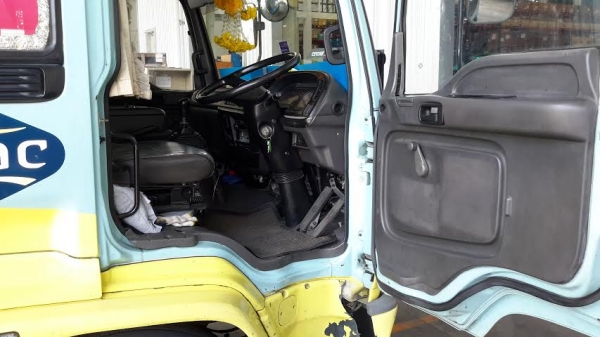 ขายรถบรรทุก6ล้อ สภาพสวยพร้อมใช้งานอุปกรณ์ใช้งานได้ปกติทุกรายการ ตามรูป