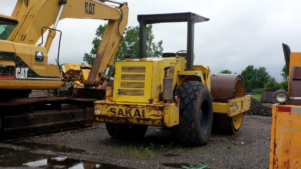 SAKAI SV500TF รถบด 2 เพลาแบบเรียบหุ้มหนาม ถึงไทยเดือนธันวาคมนี้ ไม่แพงครับ