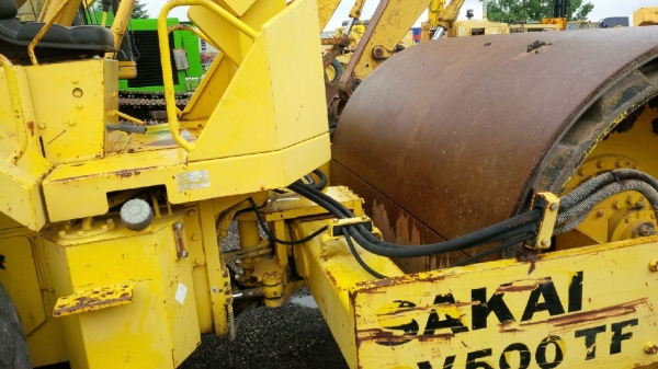 SAKAI SV500TF รถบด 2 เพลาแบบเรียบหุ้มหนาม ถึงไทยเดือนธันวาคมนี้ ไม่แพงครับ