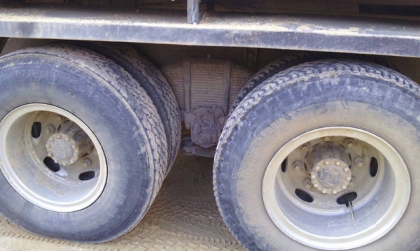 รถฮีโน่ 10 ล้อดั้ม FM227  220 แรงม้า. ปี 34  สนใจติดต่อ  081 - 6079515