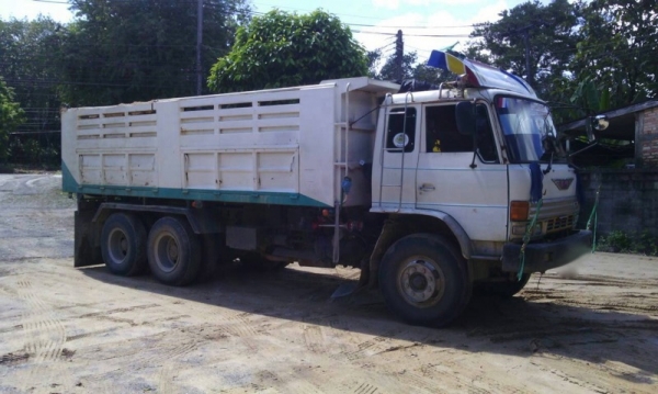 รถฮีโน่ 10 ล้อดั้ม FM227  220 แรงม้า. ปี 34  สนใจติดต่อ  081 - 6079515