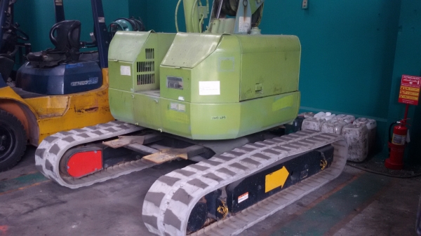 ขายครับ HIACHI HX99B เก่านอก 100\% ยกสูง 9.7m. ยกได้ 200kg. สนใจติดต่อ 098-246-3778 น๊อค