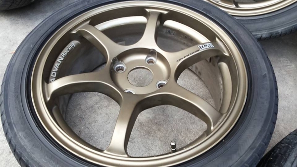 เหลือแต่ยาง Yokohama decibel 215 45 17