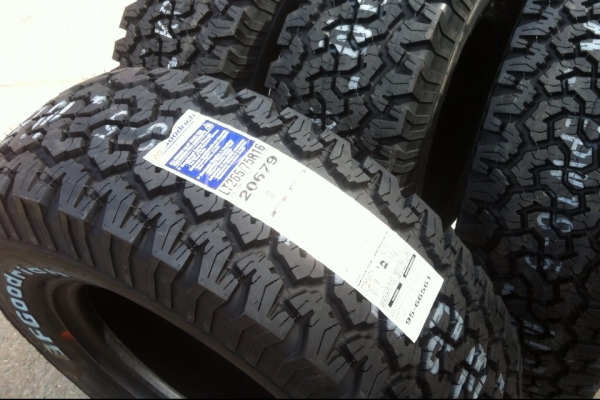 ขายยาง BF Goodrich All-terrain ขนาด 265 75 r16 ปี14