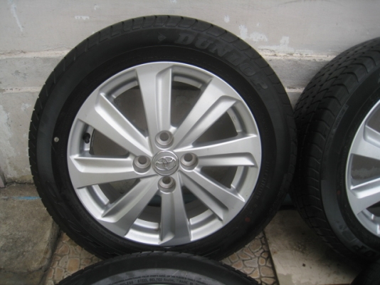 ขายล้อแม็ก Toyota vios 15" พร้อมยางปี13สนใจติดต่อเล็กคลองสามครับ 081-3747940