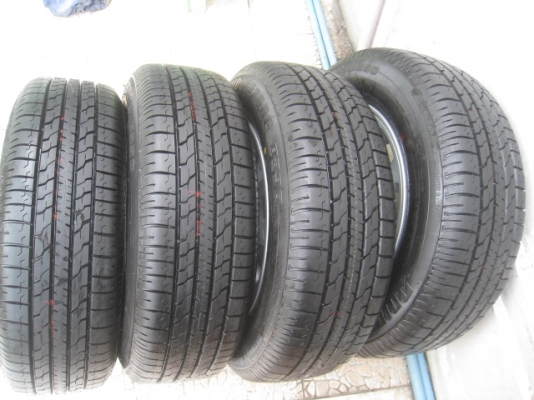 ขายล้อแม็กป้ายแดง Innova 15" พร้อมยางปี14 สนใจติดต่อเล็กคลองสามครับ 081-3747940