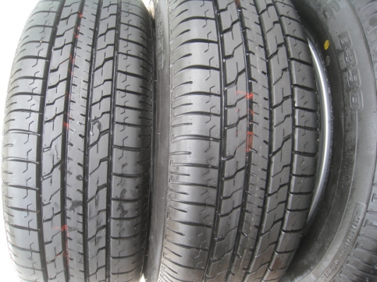 ขายล้อแม็กป้ายแดง Innova 15" พร้อมยางปี14 สนใจติดต่อเล็กคลองสามครับ 081-3747940