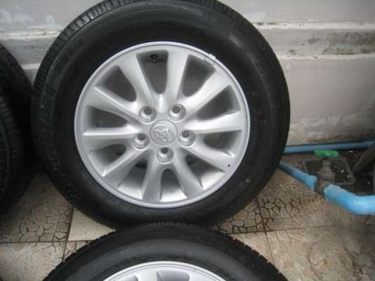 ขายล้อแม็กป้ายแดง Innova 15" พร้อมยางปี14 สนใจติดต่อเล็กคลองสามครับ 081-3747940