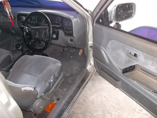 1997 ISUZU, 2.5 SLX SPACECAB TURBO โฉม DRAGON (ปี96-02) สีบรอนซ์ทอง เกียร์ธรรมดา 1997 ISUZU, 2.5 SLX SPACECAB TURBO โฉม DRAGON (ปี96-02) สีบรอนซ์ทอง เกียร์ธรรมดา