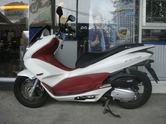 PCX 150 สวยโคตร (8000 ก.ม.)