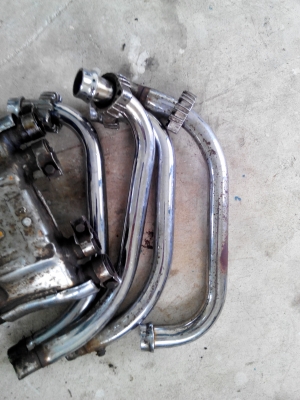 ขาย อะไหล่ xj 400 cc spacial   คอท่อไอเสีย 1500 บาท