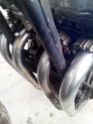 ขาย อะไหล่ xj 400 cc spacial   คอท่อไอเสีย 1500 บาท