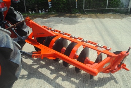 ขายรถไถ Kubota L 3408 (4WD) พร้อมมีดดันหน้าและผานพรวน สภาพพร้อมใช้งานครับ