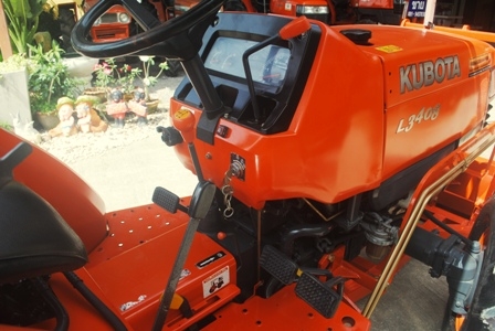 ขายรถไถ Kubota L 3408 (4WD) พร้อมมีดดันหน้าและผานพรวน สภาพพร้อมใช้งานครับ ขายรถไถ Kubota L 3408 (4WD) พร้อมมีดดันหน้าและผานพรวน สภาพพร้อมใช้งานครับ