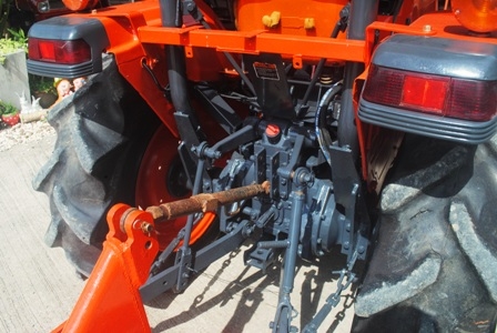 ขายรถไถ Kubota L 3408 (4WD) พร้อมมีดดันหน้าและผานพรวน สภาพพร้อมใช้งานครับ