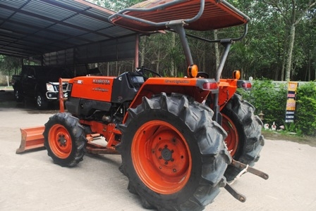 ขายรถไถ Kubota L 4508 DI (4WD) พร้อมดันหน้าช้าง,ผานพรวน สีเดิมครับ