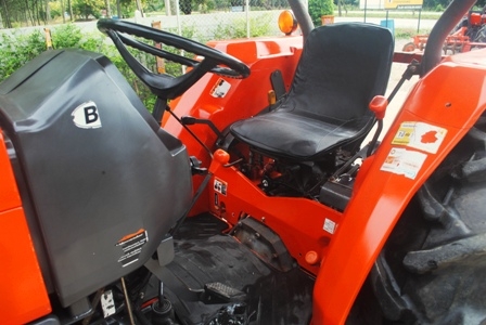 ขายรถไถ Kubota L 4508 DI (4WD) พร้อมดันหน้าช้าง,ผานพรวน สีเดิมครับ