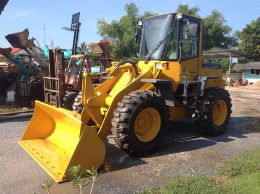มาใหม่!!! รถตัก Komatsu WA 120-3 ซีเรียลสูง เครื่องดำรุ่นใหม่ สภาพพร้อมมาก หาที่ติไม่เจอ 090-986-2521 อ๊อบ