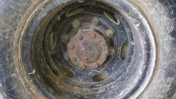 รถมิตซู 10 ล้อดั้ม FM527  190 แรงม้า. ปี 47  สนใจติดต่อ 081 - 6079515