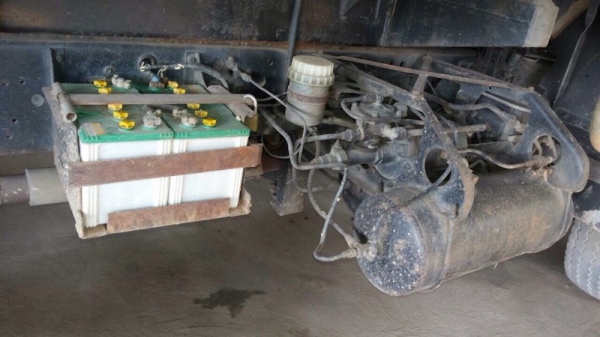 รถมิตซู 10 ล้อดั้ม FM527  190 แรงม้า. ปี 47  สนใจติดต่อ 081 - 6079515