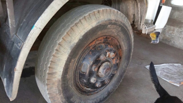 รถมิตซู 10 ล้อดั้ม FM527  190 แรงม้า. ปี 47  สนใจติดต่อ 081 - 6079515