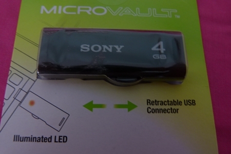 แฟลชไดร์ฟ sony 4 GB  370 บาท.-