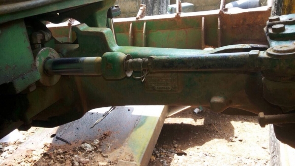 รถไถ จอนเดียร์  2 เพลา. สนใจติดต่อ  081 - 6079515