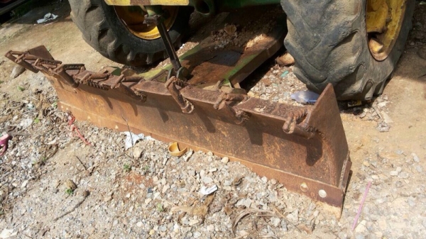 รถไถ จอนเดียร์  2 เพลา. สนใจติดต่อ  081 - 6079515