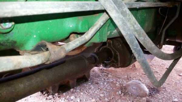 รถไถ จอนเดียร์  2 เพลา. สนใจติดต่อ  081 - 6079515