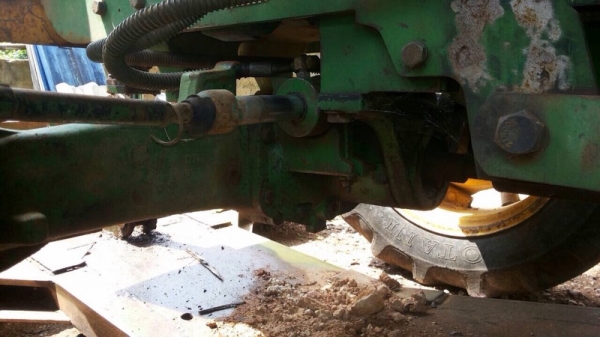 รถไถ จอนเดียร์  2 เพลา. สนใจติดต่อ  081 - 6079515