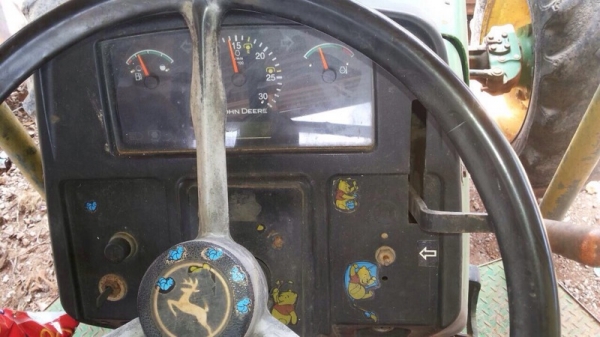 รถไถ จอนเดียร์  2 เพลา. สนใจติดต่อ  081 - 6079515