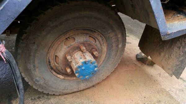 รถอีซูซุ 6 ล้อดั้ม 120 แรงม้า. ปี 38 ( ฝาดำ ) , ( ขายตามสภาพ ) สนใจติดต่อ 081 - 6079515 รถอีซูซุ 6 ล้อดั้ม 120 แรงม้า. ปี 38 ( ฝาดำ ) , ( ขายตามสภาพ ) สนใจติดต่อ 081 - 6079515