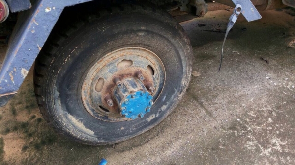 รถอีซูซุ 6 ล้อดั้ม 120 แรงม้า. ปี 38 ( ฝาดำ ) , ( ขายตามสภาพ ) สนใจติดต่อ 081 - 6079515 รถอีซูซุ 6 ล้อดั้ม 120 แรงม้า. ปี 38 ( ฝาดำ ) , ( ขายตามสภาพ ) สนใจติดต่อ 081 - 6079515