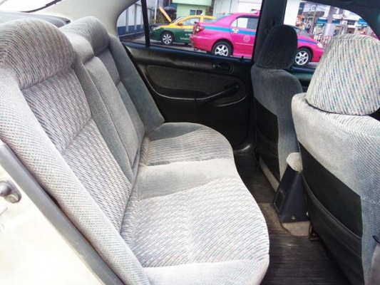 Honda civic ปี 2000 เกียร์ออโต้ เครื่องวีเทค กระจกไฟฟ้า ปรับและพับไฟฟ้า ภายในสะอาดเรียบร้อย เครื่องดี เกียร์นิ่มนวล ช่วงล่างเเน่น แอร์หนาว สีสันสวยงาม รถพร้อมใช้ ภาษี 58