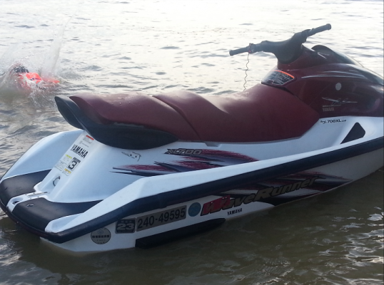 เจ็ทสกียามาฮ่า 3 ที่นั่ง Waverunner XL.700 สภาพพร้อมใช้ เครื่องเดินเรียบ ประหยัดน้ำมันสุดๆ  สนใจติดต่อ 0891624420