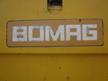 ขาย - รถบดหน้าเหล็กหลังยาง แบบเอวอ่อน BOMAG: BW123AC ขนาด 4-5 ตัน ระบบสั่นสะเทือน ขาย - รถบดหน้าเหล็กหลังยาง แบบเอวอ่อน BOMAG: BW123AC ขนาด 4-5 ตัน ระบบสั่นสะเทือน