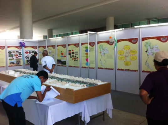 ให้เช่าบูธมาตรฐาน บูธภาคเหนือ บูธเชียงใหม่ บูธเชียงราย บูธลำปาง เช่าบูธ บูธ system เช่าบอร์ดนิทรรศการ บอร์ด