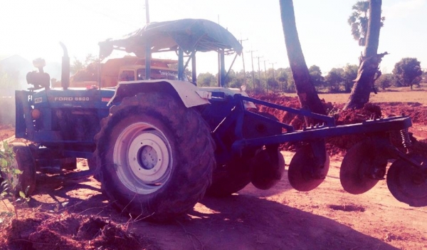 **330,000 บ.ต่อรอง**ขายรถไถเพลาเดียว FORD6600 T3 ไอดีกลมเล็ก เครื่องเดิมปั้มเดิม เครื่องT3 D4NN6015Jท้าย D4NN4024 เกียร์ D7NN7006C เครื่องดี แน่นดี แรง ปั้มดีไม่เยิ้ม แรงดี เกียร์ดีไม่หลุด ช่วงล่างแน่น ท้ายดี ระบบไฮฯใช้งานปกติ ยกหางดีแรง เร็ว ดันดี ทำงานค **330,000 บ.ต่อรอง**ขายรถไถเพลาเดียว FORD6600 T3 ไอดีกลมเล็ก เครื่องเดิมปั้มเดิม เครื่องT3 D4NN6015Jท้าย D4NN4024 เกียร์ D7NN7006C เครื่องดี แน่นดี แรง ปั้มดีไม่เยิ้ม แรงดี เกียร์ดีไม่หลุด ช่วงล่างแน่น ท้ายดี ระบบไฮฯใช้งานปกติ ยกหางดีแรง เร็ว ดันดี ทำงานค