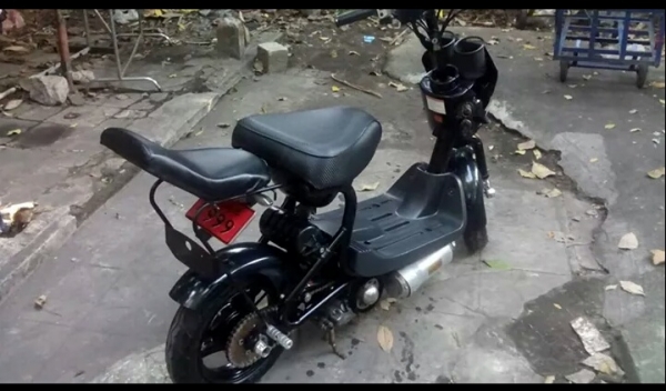 ( ขายแล้วคับขอบคุณพี่ที่ดอนเมือง มายกปัยดูแล )ขายรถป๊อบ ซูซูกิ โชอิโนริ รุ่นสตาร์ดมือ สีดำ สวยสวย สีเดิมเดิมจากญี่ปุ่น เครื่องดี สีสวย อุปกรณ์และระบบไฟฟ้า ทำงานปกติดีทุกอย่าง สตาร์ด สองระบบ มือเท้า มีรีโมท สัณญาณกันขโมย เพิ่มความปลอดภัย มีตะแกรงหลังเหล็ก