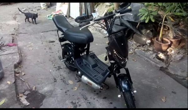 ( ขายแล้วคับขอบคุณพี่ที่ดอนเมือง มายกปัยดูแล )ขายรถป๊อบ ซูซูกิ โชอิโนริ รุ่นสตาร์ดมือ สีดำ สวยสวย สีเดิมเดิมจากญี่ปุ่น เครื่องดี สีสวย อุปกรณ์และระบบไฟฟ้า ทำงานปกติดีทุกอย่าง สตาร์ด สองระบบ มือเท้า มีรีโมท สัณญาณกันขโมย เพิ่มความปลอดภัย มีตะแกรงหลังเหล็ก