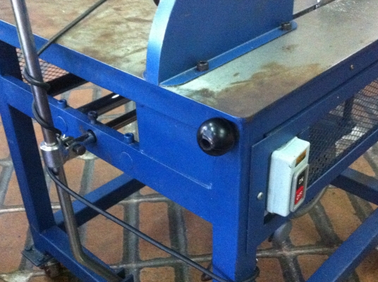 เครื่องตัดอลูมิเนียมขนาดใหญ่สุดใส่ใบ14-16นิ้วได้ มอเตอร์1.5แรงม้าพร้อมใช้งาน