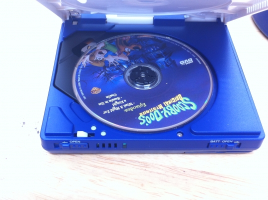 เครื่องเล่น  DVD แบบพกพาขนาดเล็กของใหม่ ครบชุดในซอง(มี 3 ชุด)