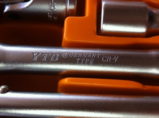 ชุดประแจบล็อกเครื่องมือใหญ่ YTB ครบชุดพร้อมกล่องเก็บมีช่องเก็บแบบพลาสติกแข็ง